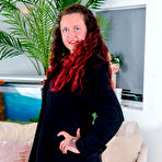 Pic of Bec Beauty is a British horny mom that loves to get her shaved pussy wet when she's alone - Mature.nl