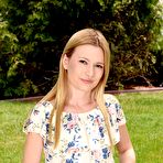 Pic of Kennedy Kressler Slim Housewife