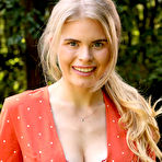 Pic of Tayla Backyard Striptease