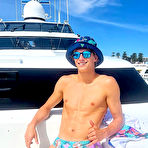 Pic of Aussie Speedo Guy is a Bisexual Aussie Guy who loves speedos.