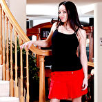 Pic of Amateur Latina hottie Futter posing in knee high black boots