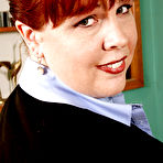 Pic of Close up undressing scene from a mature lady in pantyhose Cinna Page
