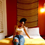 Pic of Valery Ponce in Damas R Drama by Zishy | Erotic Beauties