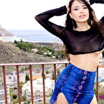 Pic of Li Moon No Panties