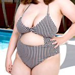 Pic of XL Girls - Sylvia Bateman - Sylvia Bateman: Horny From the Heat