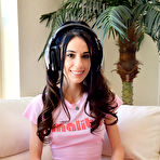 Pic of Amber Gamer Girl Toying Pussy