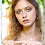 Pic of Amelie Lou Shows Firm Ass