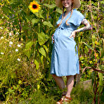 Pic of Caring Erin in Wife Is Beautiful by Zishy | Erotic Beauties