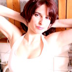 Pic of CamVivian Solo Girl | Getting dirty with the dishes