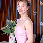 Pic of Peaches in Table Play by Showy Beauty | Erotic Beauties