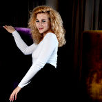 Pic of Helena in Ringlets