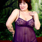 Pic of Satie Curvy Housewife Toying