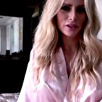 Pic of Best Friend's Fit Mom Fucks After Sleepover - Danielle Renae Alex Adams - EPORNER