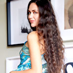 Pic of Vixi Rafi Takes off her Dress