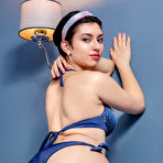 Pic of Chantal Shows Hot Curves