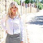 Pic of Karupsow.com | Miriam Lil MILF Plays Outdoors